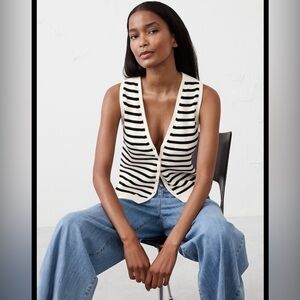 Banana Republic Factory Striped V-Neck Sweater Vest - Buttoned Black White L